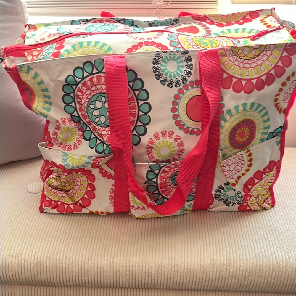 Thirty-One Red and White Travel Bag Vibrant Design